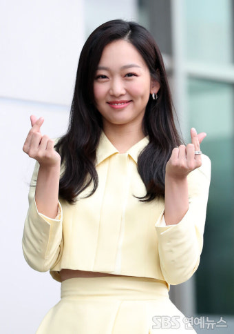 [E포토] 진기주, '천사의 하트'