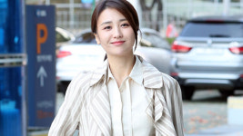 박하선 아이들이 따뜻한 겨울 보냈으면…보육원에 옷·기저귀 기부