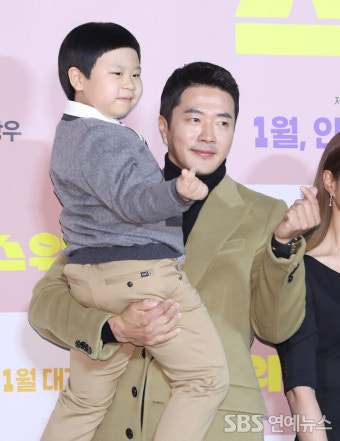 [E포토] 권상우-이민정, '아들과 함께 다정한 가족사진'