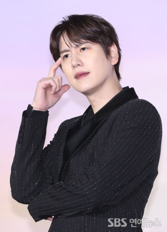 [E포토] 규현, '솔로지옥의 사랑 분석가'