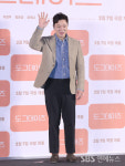 [E포토] 정성화, 무대를 밝히는 잇몸 미소