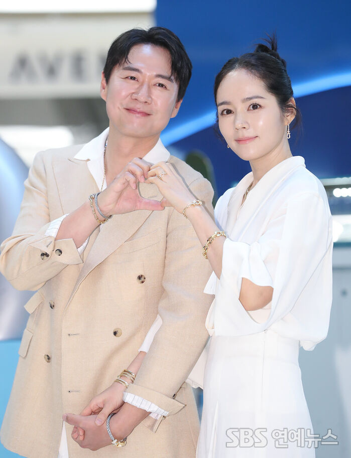 한가인-연정훈 부부, 결혼 20주년을 맞아 속 깊어진 인연과 가정 분위기
