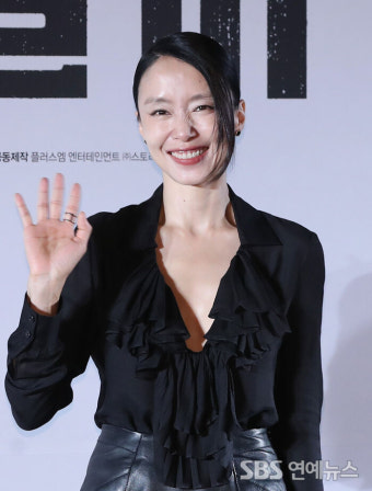 [E포토] 전도연, '리볼버로 돌아온 길복순'
