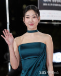 [E포토] 하윤경, 청룡엔 청록빛 드레스