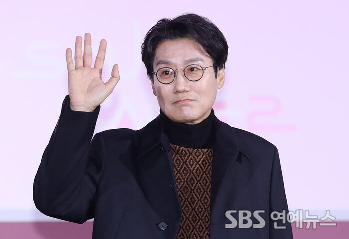 넷플릭스 오징어 게임 시즌3, 황동혁 감독 셋 소개하며 해피엔딩 만들어 홀가분
