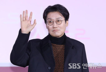 넷플릭스 오징어 게임 시즌3, 황동혁 감독 셋 소개하며 해피엔딩 만들어 홀가분