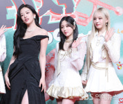 [E포토] 아이브, '가요대전 빛내는 크리스마스 요정들'