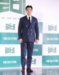 [E포토] 최시원, 영화 로비에서 만나요