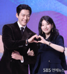 [E포토] 김우빈-수지, 달달한 지니 커플