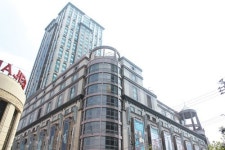 상하이 서민 몰리는 오즈세컨 매장