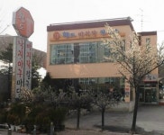 엄선된 식재료로 만든 황도바지락칼국수 맛집 이유있네..