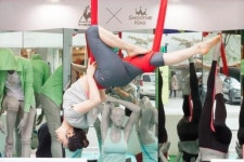 요가 퍼포먼스 SNS에 올리면 스무디킹 사이즈 UP!