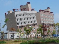 아산테크노밸리 내 신축오피스텔 20도 기울어져 붕괴 직전