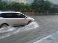 장마 오면 나타나는 강남 워터파크 올해도?