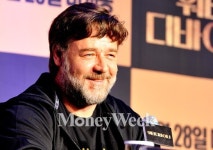 [MW사진] 친절한 러셀 "한국팬 여러분 새해 복 많이 받으세요"