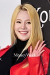 [MW사진] 소녀시대 효연, '깜찍걸의 손인사도 해맑게'