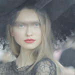 샤넬노래궁 | [2015 S/S] 샤넬 백스테이지에서 본 메이크업 트렌드 ‘봄을 위한 노래’