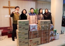 신송식품, 설날 앞두고 모델 융드옥정 여사와 함께 나눔 실천