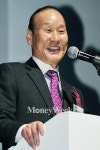 패션그룹형지샤트렌직영울산달동 | [MW사진] 패션그룹형지 최병오 회장 "샤트렌이 30주년을 맞았어요"