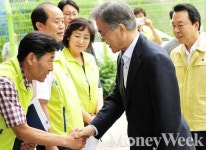 [MW사진] 가양빗물펌프장 방문한 문재인 대표