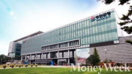 경찰, 부안군청 압수수색… 100억원대 공사 하도급 강요 의혹