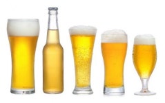 연간 맥주소비량 늘고 소주는 줄고… 맥주 149병·소주63병