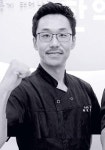 [김형민 원장의 척추건강이야기⑤] 청소년기 대표 척추질환 척추측만증, 휘어지는 척추 바로 잡기 위해서는
