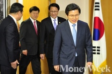 [MW사진] 제20대 총선 관련 현장점검 나온 황교안 총리