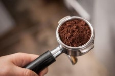 커피찌꺼기 커피박, 16억원 친환경 퇴비로 고소한 재탄생