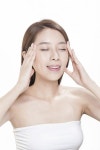 눈 피로에 좋은 지압법, 눈감거나 먼산 바라보기도 좋아요