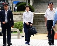 검찰, 박수환 뉴스컴 대표 거래업체 전격 압수수색