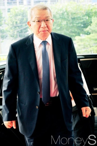 [머니S포토] 대법 출근하는 양승태 대법원장