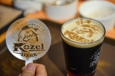 “새로운 차원의 흑맥주” 코젤다크 팝업스토어 연장 운영