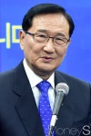 [머니S포토] 더불어민주당 경선관련 발언하는 홍재형 선관위원장
