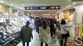 [르포] 지하철역 지하상가, 땅밑에선 무슨 일이