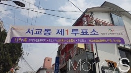 [대선 투표현장] 젊은이 없는 젊은이의 거리 홍대 투표소