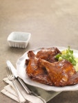 BBQ 원조 구이 치킨, 자메이카풍 저크소스를 바른 별미 치킨으로 인기 몰이