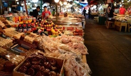 [머니S토리] 황금연휴 앞둔 유통가, 누군 웃고 누군 울고