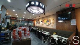 킹콩부대찌개, 라면사리&밥 무한리필 전략으로 승부해