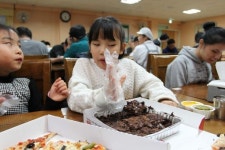 파파존스, 충주 성심맹아원 찾아 따뜻한 피자 나눔 훈훈