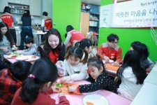롯데백광주점, 지역아동센터 어린이와 주먹밥 만들기
