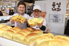 롯데백광주점, 익산 유명빵집 풍성제과 입점…지역 상생 본보기