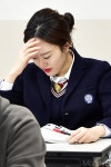 [머니S포토] 올해 첫 학력평가 앞서 복습하는 수험생