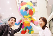 광주신세계 하트 도그와 프리허그 하세요