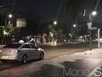 [르포] 두달 전과 다른 광화문의 새벽… 문 연 편의점 찾아 헤매