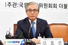 [머니S포토] BMW 화재 입 뗀 김효준 대표