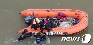 충남 부여 백제교서 SUV 추락… 물살 거세 수색 난항