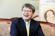 라정찬 네이처셀 대표 보석으로 석방… 불구속 재판 진행