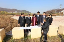 안양시의회 도시건설위, 안양천변도로 개설공사 예정지 현장감사