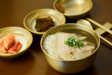 [맛집로드] 뜨끈뜨끈한 국밥, 소 한마리가 ‘풍덩’